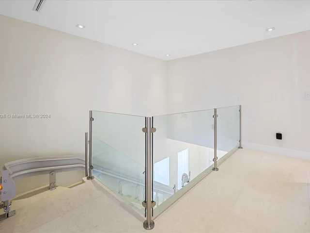 20760 NE 30th Pl, Aventura FL 33180