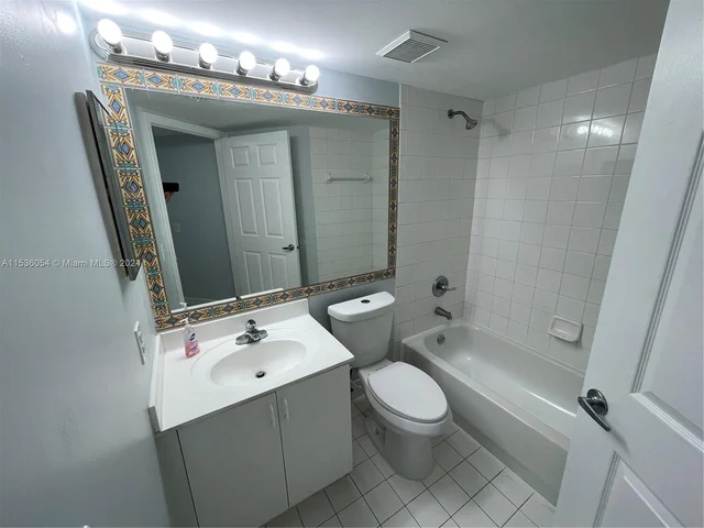 9645 NW 1st Ct # 306, Pembroke Pines FL 33024