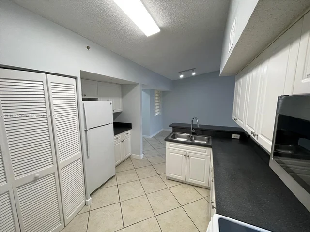 9645 NW 1st Ct # 306, Pembroke Pines FL 33024