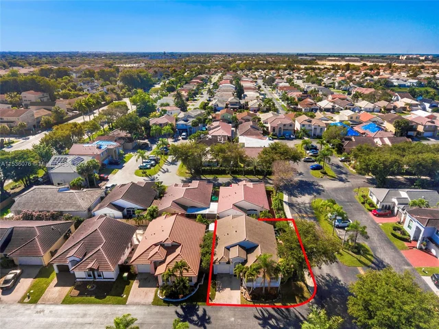 15718 SW 80th Ln, Miami FL 33193