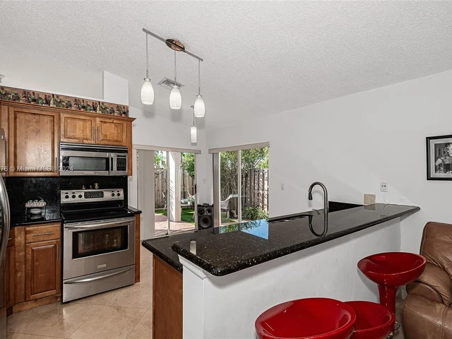 15718 SW 80th Ln, Miami FL 33193