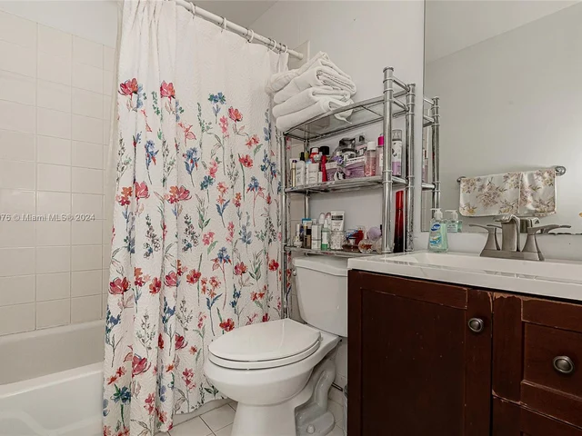 15718 SW 80th Ln, Miami FL 33193