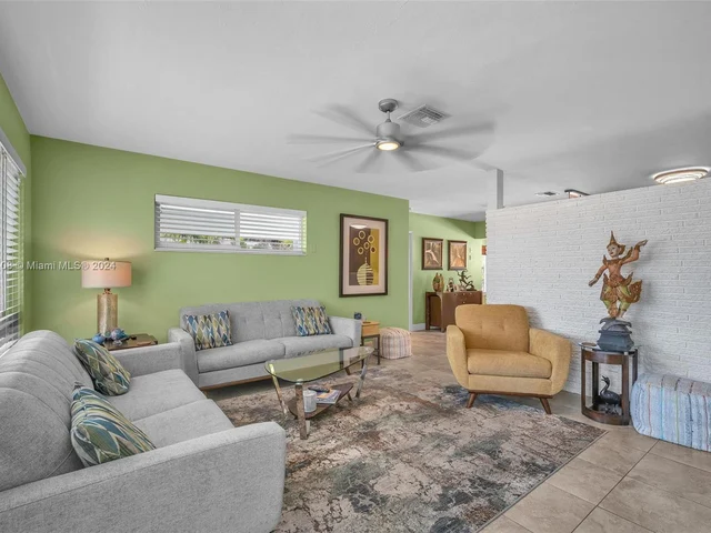 317 NW 23rd St, Wilton Manors FL 33311
