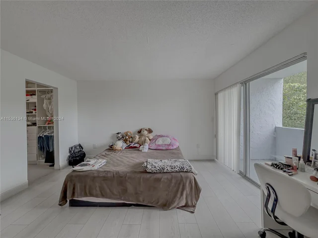 9353 Fontainebleau Blvd # A215, Miami FL 33172