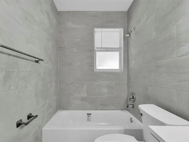 551 NW 30th Ter, Fort Lauderdale FL 33311