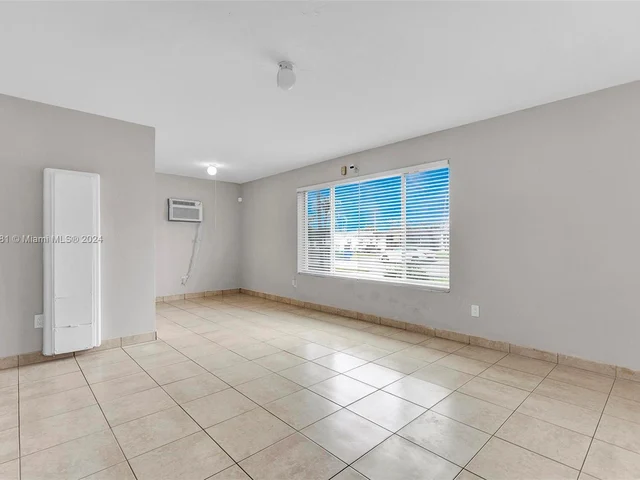 551 NW 30th Ter, Fort Lauderdale FL 33311