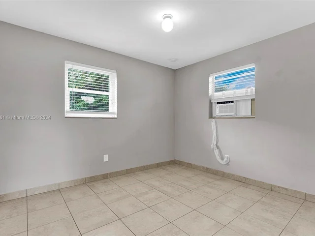 551 NW 30th Ter, Fort Lauderdale FL 33311