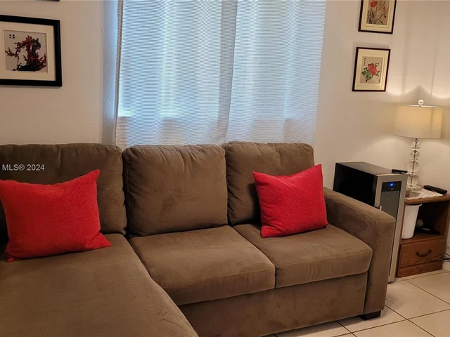 13731 SW 84th St # G, Miami FL 33183