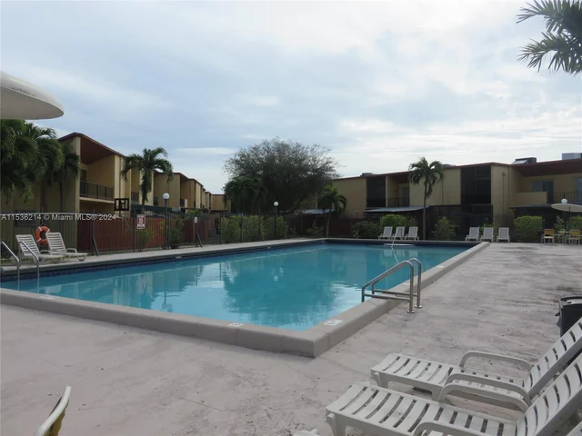 13731 SW 84th St # G, Miami FL 33183