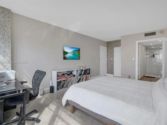 600 Three Islands Blvd # 1009, Hallandale Beach FL 33009