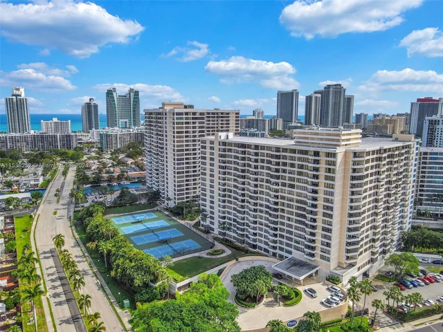 600 Three Islands Blvd # 1009, Hallandale Beach FL 33009