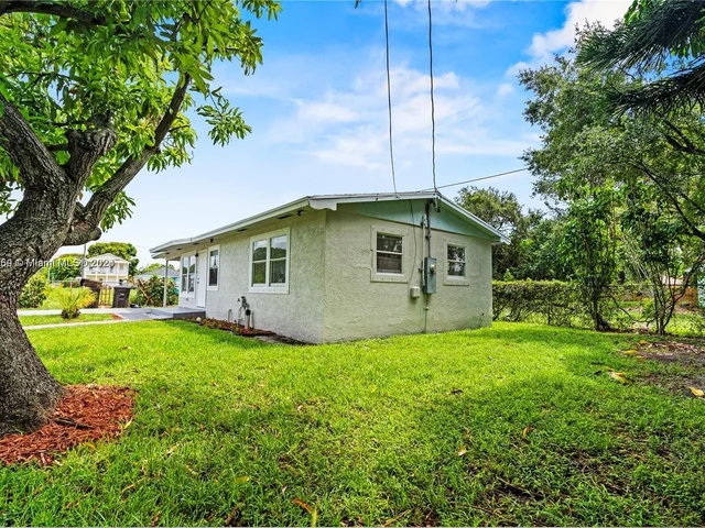 1030 Carver Avenue, West Palm Beach FL 33401