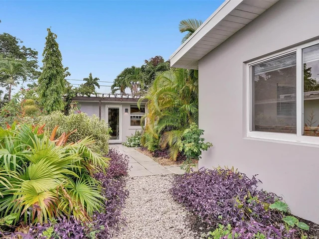 1621 N Victoria Park Rd, Fort Lauderdale FL 33305