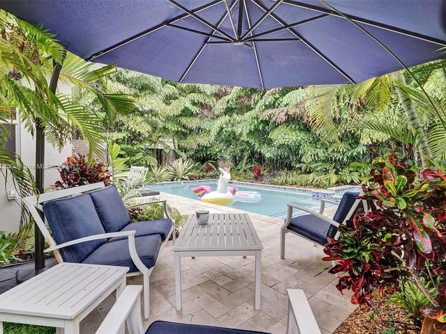 1621 N Victoria Park Rd, Fort Lauderdale FL 33305