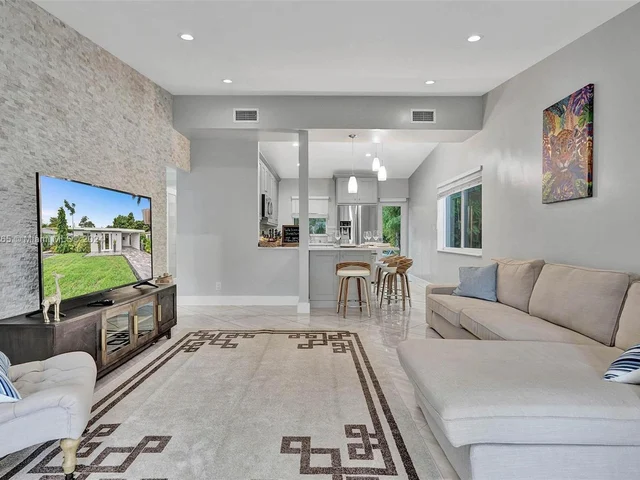 1621 N Victoria Park Rd, Fort Lauderdale FL 33305