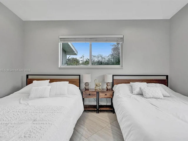 1621 N Victoria Park Rd, Fort Lauderdale FL 33305