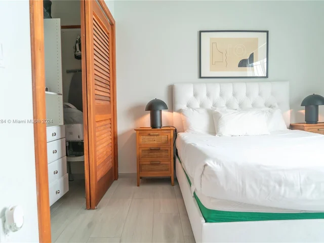 820 Ocean Dr # 305, Miami Beach FL 33139