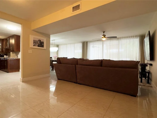 13953 Kendale Lakes Cir # 208B, Miami FL 33183