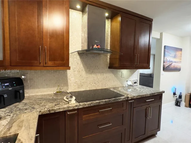 13953 Kendale Lakes Cir # 208B, Miami FL 33183