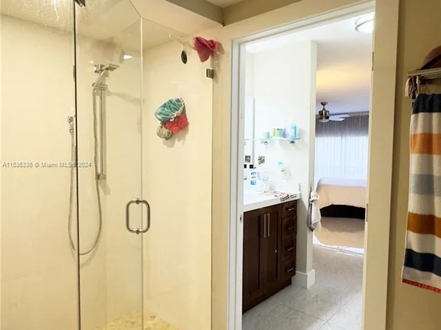 13953 Kendale Lakes Cir # 208B, Miami FL 33183