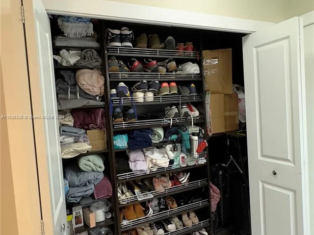 13953 Kendale Lakes Cir # 208B, Miami FL 33183