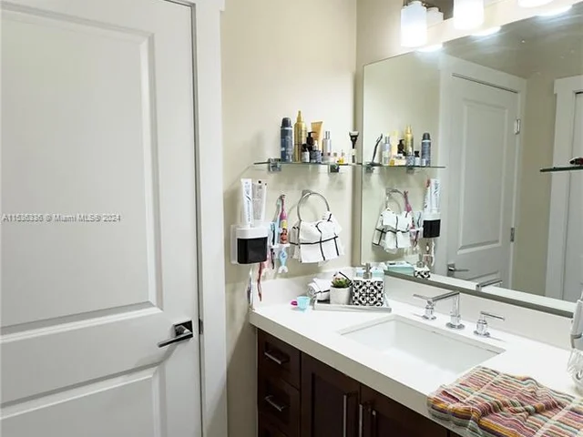 13953 Kendale Lakes Cir # 208B, Miami FL 33183