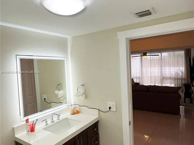 13953 Kendale Lakes Cir # 208B, Miami FL 33183