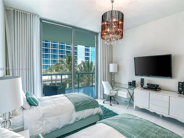 6799 Collins Ave # 304, Miami Beach FL 33141