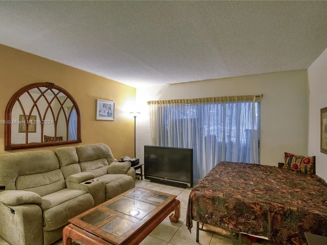 1101 Hillcrest Ct # 101, Hollywood FL 33021