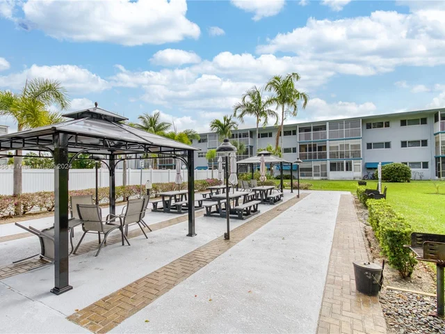 1101 Hillcrest Ct # 101, Hollywood FL 33021