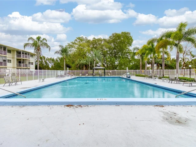 1101 Hillcrest Ct # 101, Hollywood FL 33021