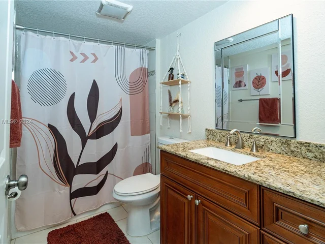 3636 Whitehall Dr # 303, West Palm Beach FL 33401