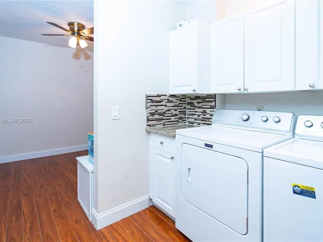 3636 Whitehall Dr # 303, West Palm Beach FL 33401