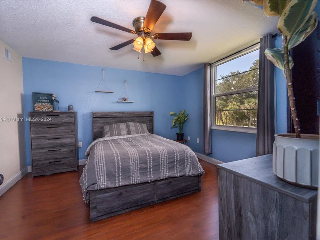 3636 Whitehall Dr # 303, West Palm Beach FL 33401