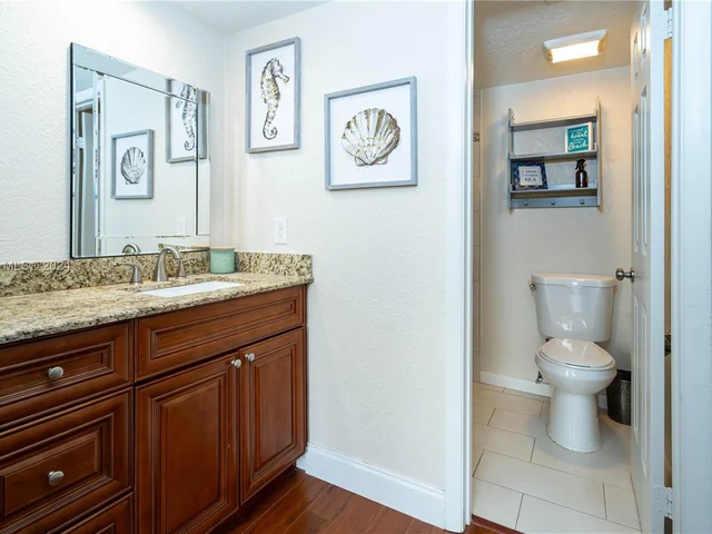 3636 Whitehall Dr # 303, West Palm Beach FL 33401