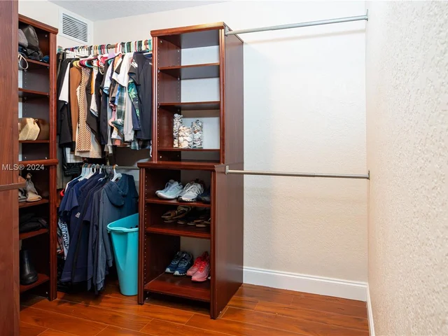 3636 Whitehall Dr # 303, West Palm Beach FL 33401