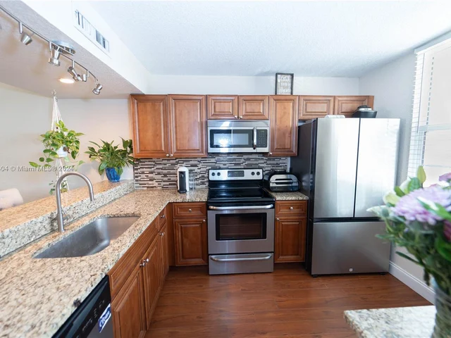 3636 Whitehall Dr # 303, West Palm Beach FL 33401