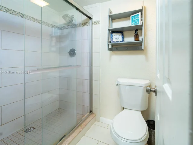 3636 Whitehall Dr # 303, West Palm Beach FL 33401