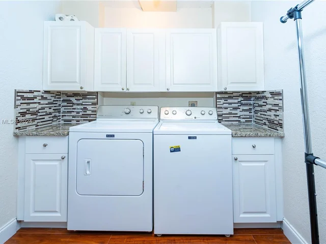 3636 Whitehall Dr # 303, West Palm Beach FL 33401