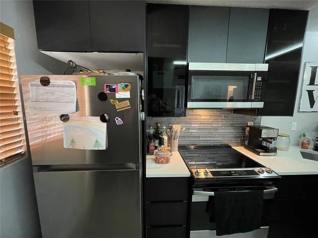 1751 NW 75th Ave # 207, Plantation FL 33313