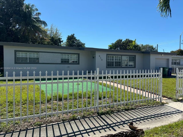 610 NE 177th St # 0, Miami FL 33162