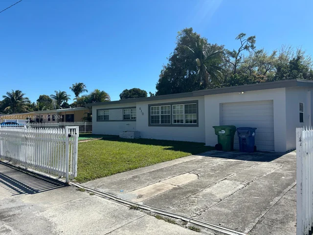 610 NE 177th St # 0, Miami FL 33162