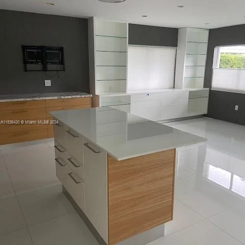 1000 N Shore Dr # 0, Miami Beach FL 33141