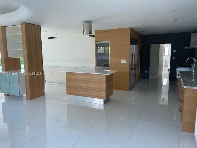 1000 N Shore Dr # 0, Miami Beach FL 33141