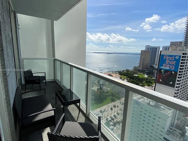 244 Biscayne Blvd # 3205, Miami FL 33132