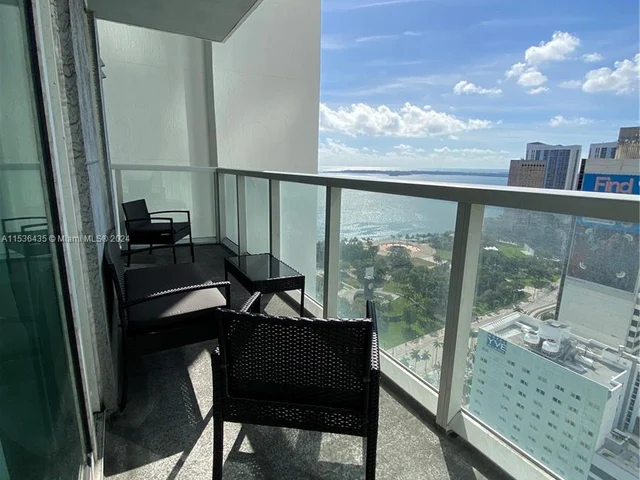 244 Biscayne Blvd # 3205, Miami FL 33132