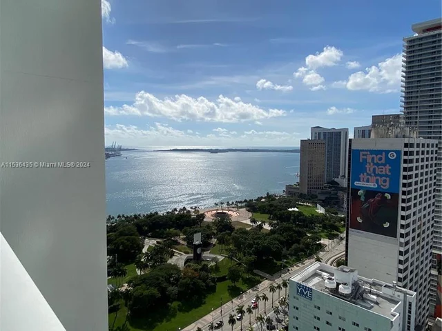 244 Biscayne Blvd # 3205, Miami FL 33132