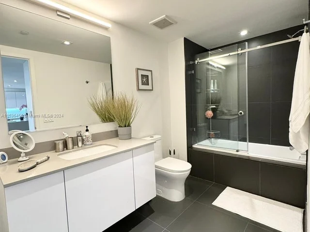 1600 NE 1st Ave # 2118, Miami FL 33132