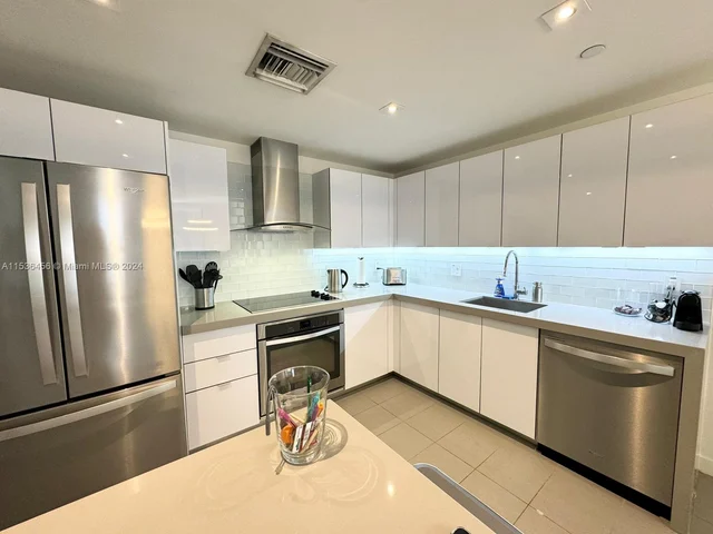 1600 NE 1st Ave # 2118, Miami FL 33132