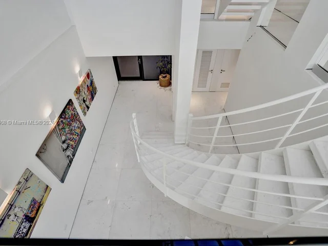 1000 Venetian Way # 101, Miami FL 33139